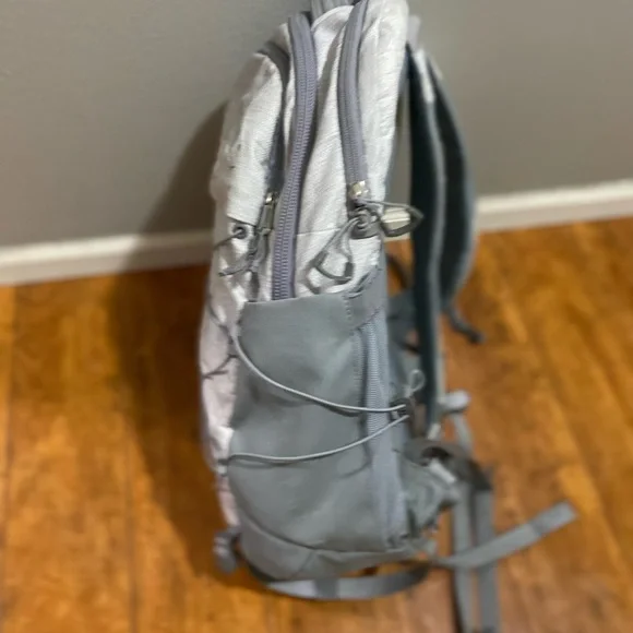 The North Face Backpack with Bungee Cord Design - Picture 2 of 6